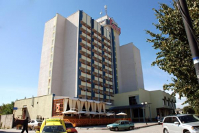 Отель 7 Days Hotel Kamyanets-Podilskyi  Каменец-Подольский